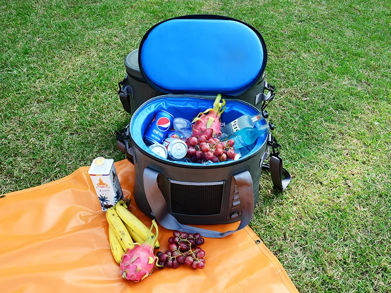 Bagaimana cara memilih bahan untuk kantong es berkemah?