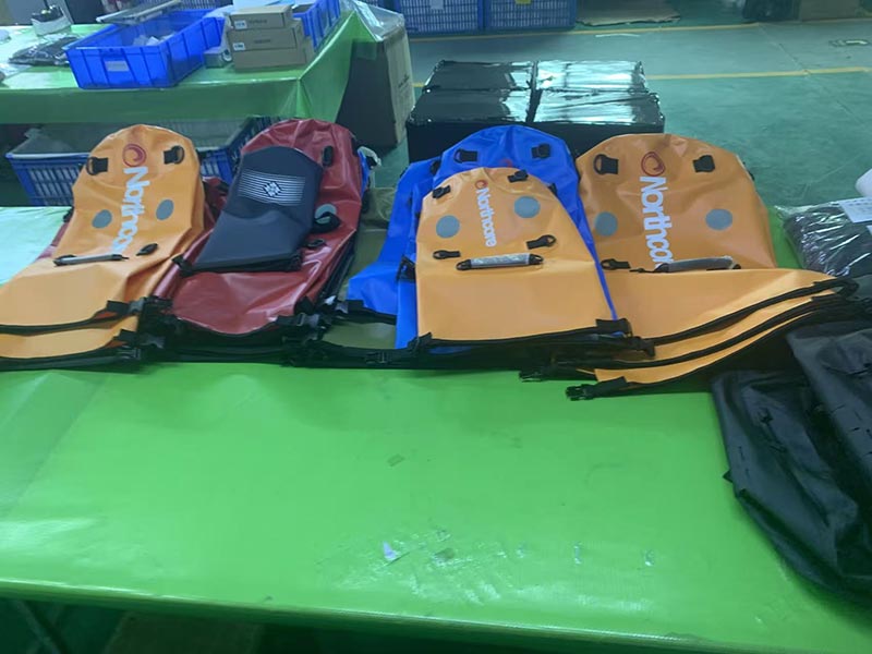 Produksi Batch Kantong Barel Kering Tahan Air Selesai – Meningkatkan Kemampuan Manufaktur dan Kualitas